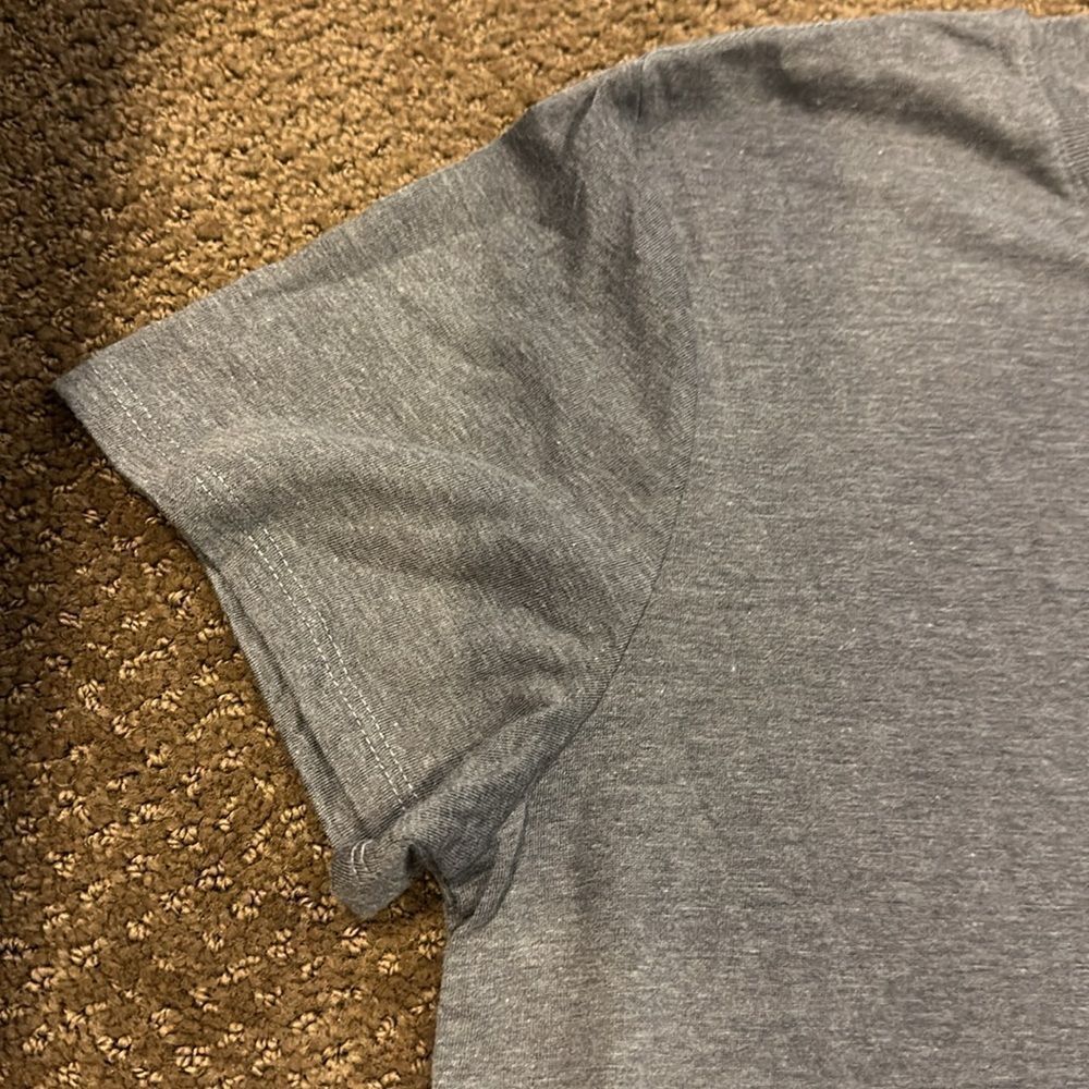 Sub_urban Riot Women’s Grey Pocket T-Shirt with Embroidered Red Heart - Picture 5 of 7